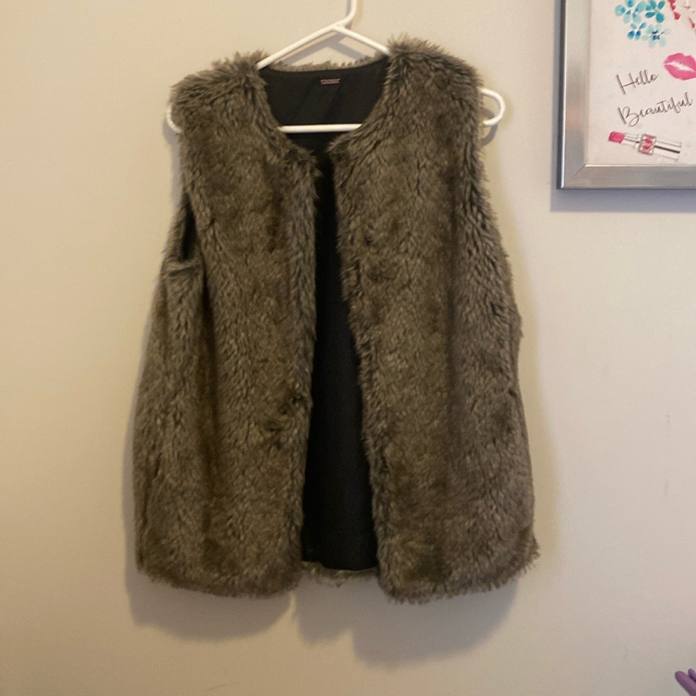 Aldo faux Fur VESTS Size S